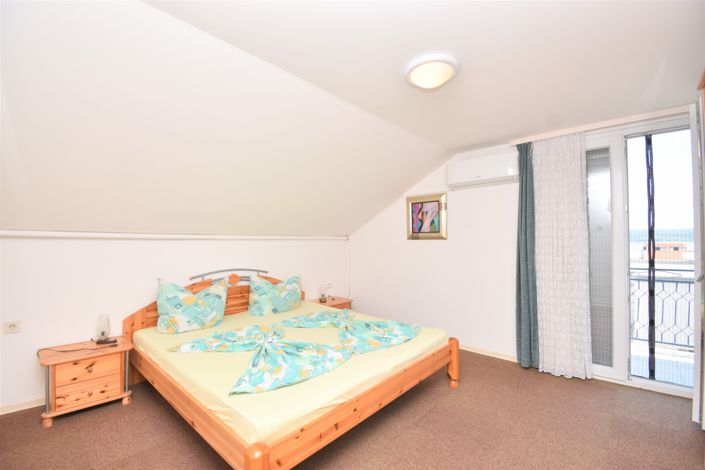 Image No.24-9 Bed House for sale