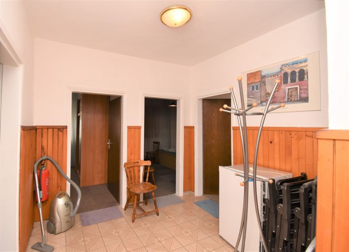 Image No.6-9 Bed House for sale