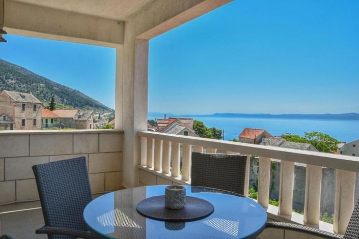 Image No.3-5 Bed House for sale