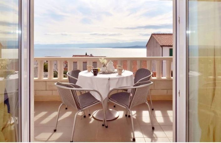Image No.6-5 Bed House for sale