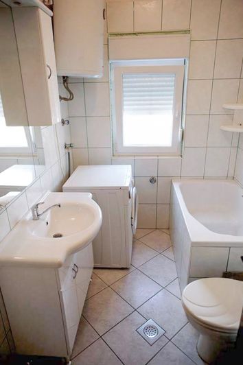 Image No.6-7 Bed House for sale
