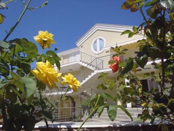 brodarica-elegantna-vila-samo-40-m-od-mora-zadar_1