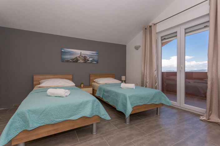 Image No.5-9 Bed Villa for sale