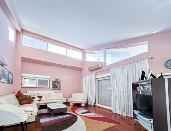 vila-10m-od-mora-s-okucnicom-od-1700m2-kucica-od-80m2_1
