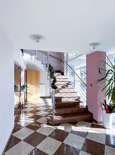 Image No.20-8 Bed Villa for sale