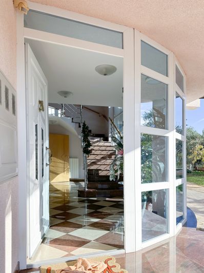 Image No.21-8 Bed Villa for sale