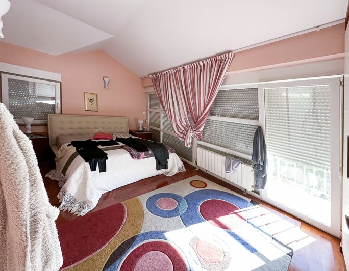Image No.3-8 Bed Villa for sale