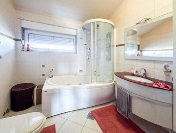 vila-10m-od-mora-s-okucnicom-od-1700m2-kucica-od-80m2_5