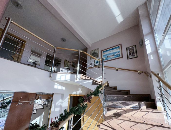 Image No.9-8 Bed Villa for sale