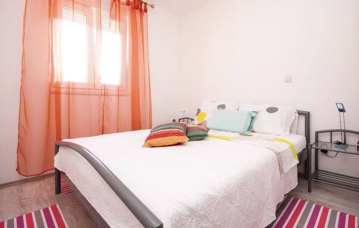 Image No.11-8 Bed House for sale