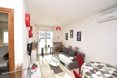 samostojeca-kuca-s-apartmanima-blizu-plaze-grebastica-270-m2_15