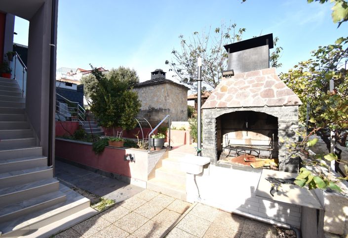 Image No.17-8 Bed House for sale