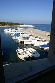kuca-sa-uhodanim-restoranom-prvi-red-do-mora-silba_4
