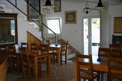 kuca-sa-uhodanim-restoranom-prvi-red-do-mora-silba_8