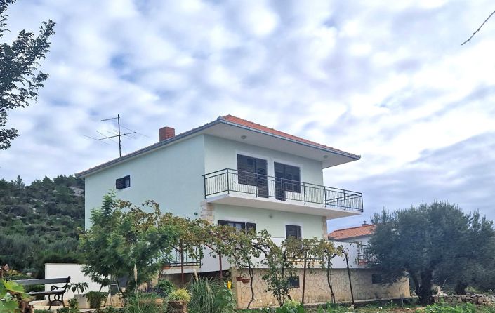 Image No.10-6 Bed House for sale