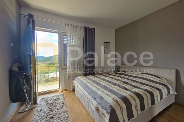 Image No.15-6 Bed House for sale