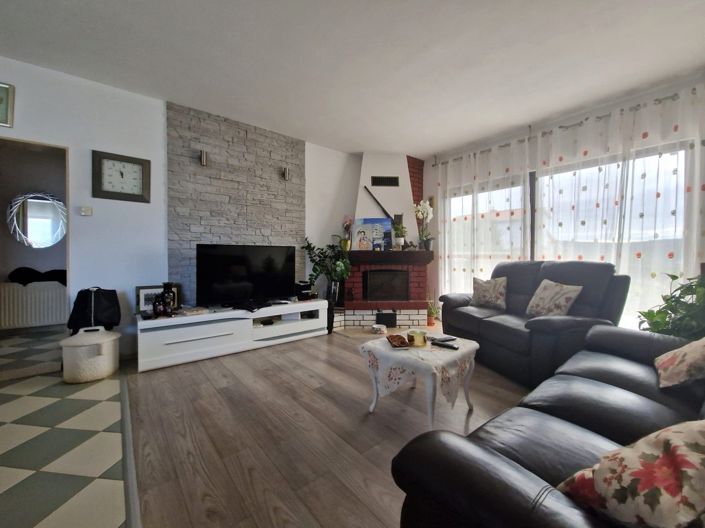 Image No.3-6 Bed House for sale