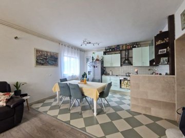 obiteljska-kuca-s-velikom-okucnicom-i-gradjevinskim_6