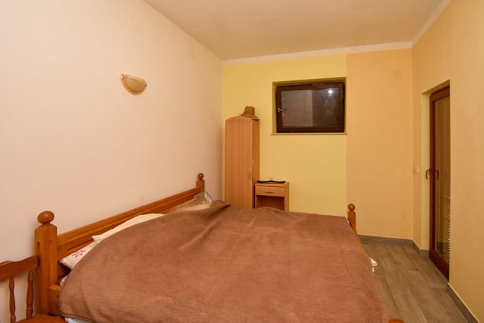 Image No.8-4 Bed House for sale