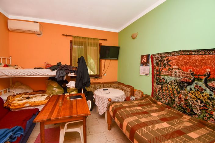 Image No.9-4 Bed House for sale