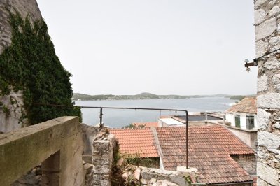 kamena-kuca-u-predjelu-dolac-s-prekrasnim-pogledom_5