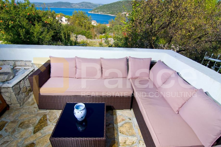 Image No.12-4 Bed House for sale