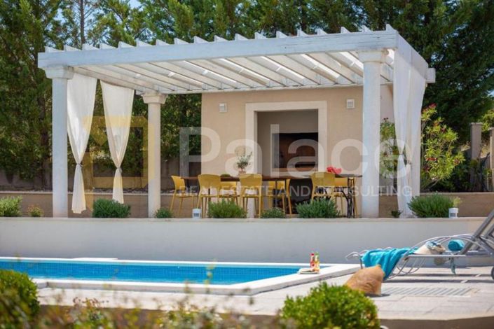 Image No.23-7 Bed House for sale