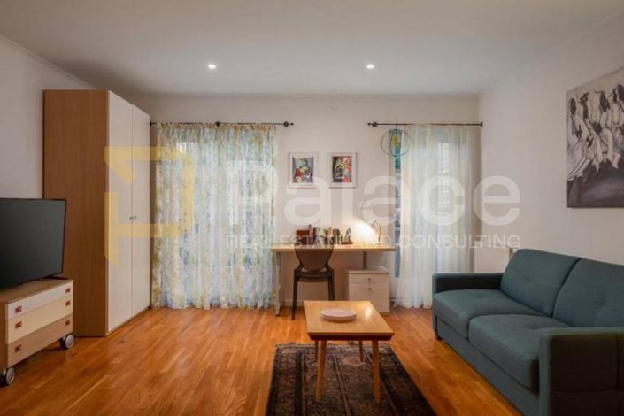 Image No.24-7 Bed House for sale