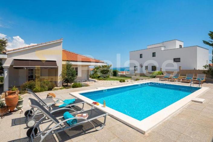 Image No.3-7 Bed House for sale