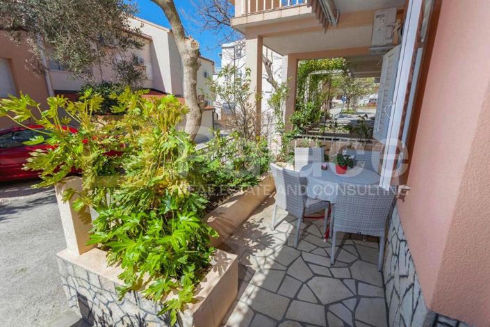 Image No.19-10 Bed House for sale
