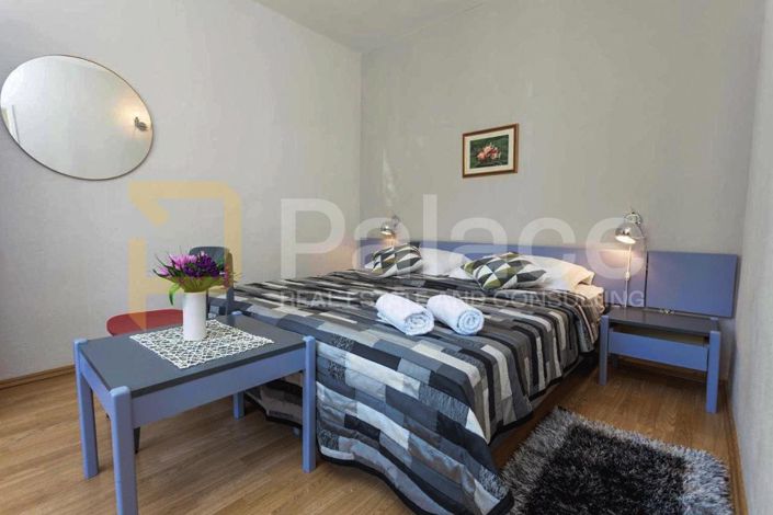Image No.3-10 Bed House for sale