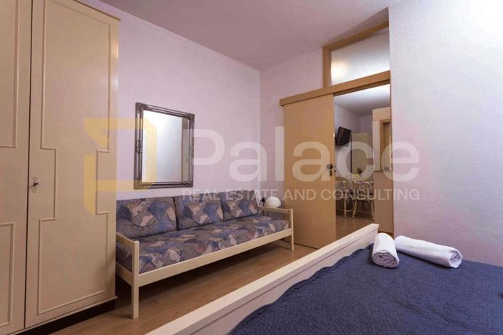 Image No.7-10 Bed House for sale