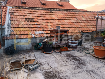 prostrana-kuca-u-staroj-jezgri-kastel-luksica-240-m2_5