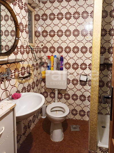 Image No.9-6 Bed House for sale