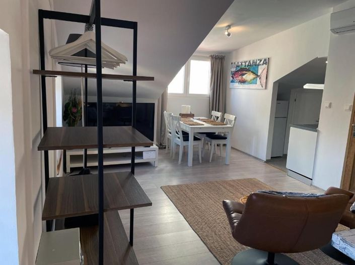 Image No.11-5 Bed House for sale