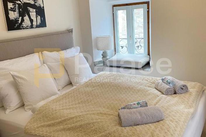 Image No.24-5 Bed House for sale