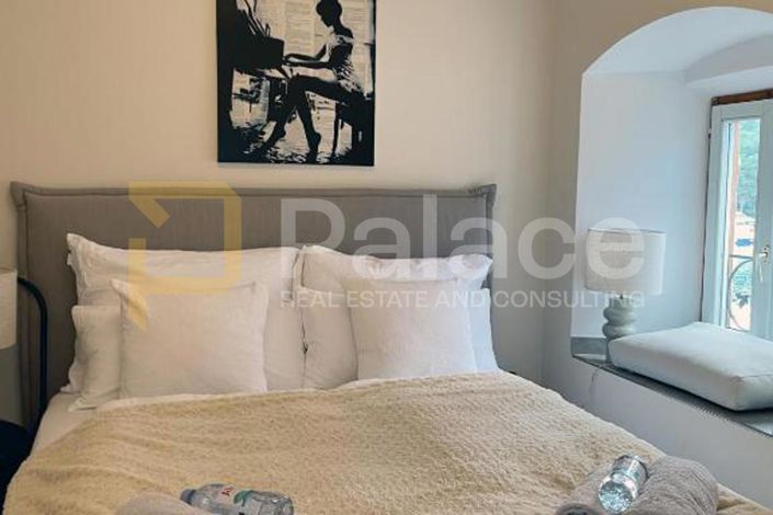 Image No.27-5 Bed House for sale