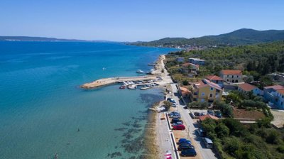 poljoprivredno-zemljiste-prvi-red-do-mora-1056m2_1