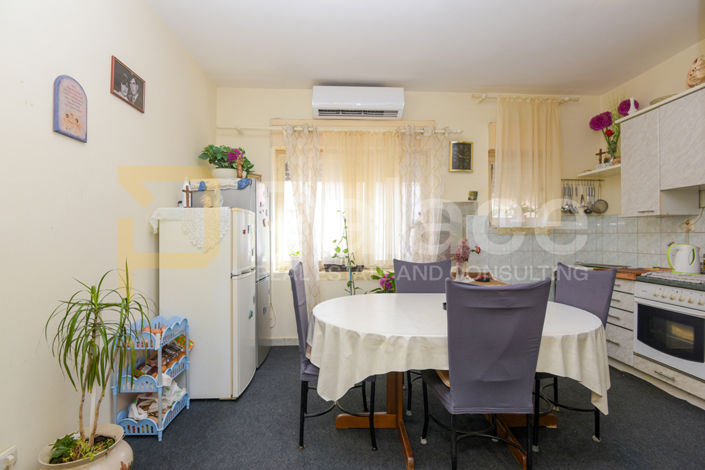 Image No.17-5 Bed House for sale