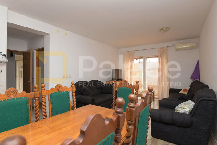 Image No.16-6 Bed House for sale