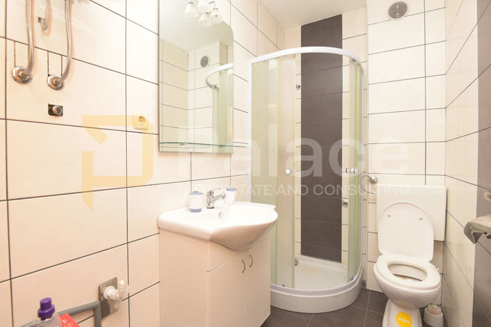 Image No.17-6 Bed House for sale