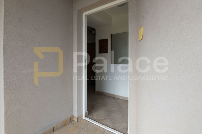Image No.2-6 Bed House for sale