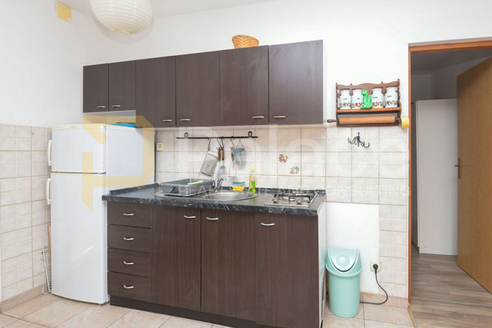 Image No.20-6 Bed House for sale