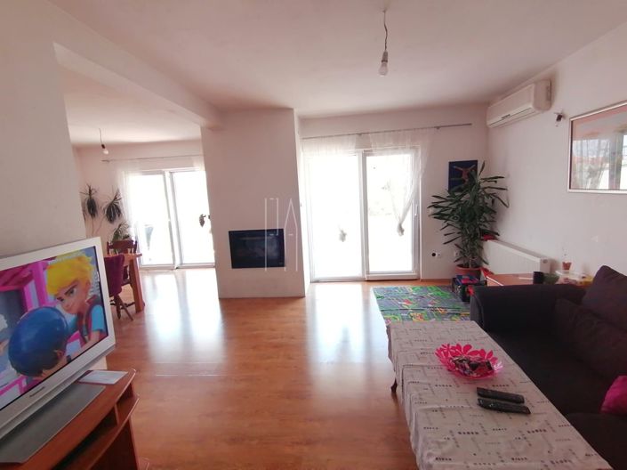 Image No.5-Appartement de 4 chambres à vendre à Okrug Gornji