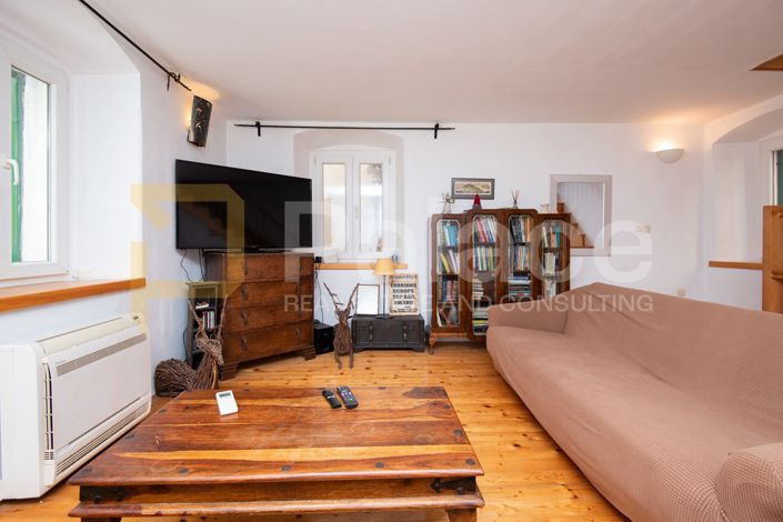 Image No.12-5 Bed House for sale