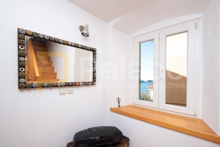 Image No.17-5 Bed House for sale