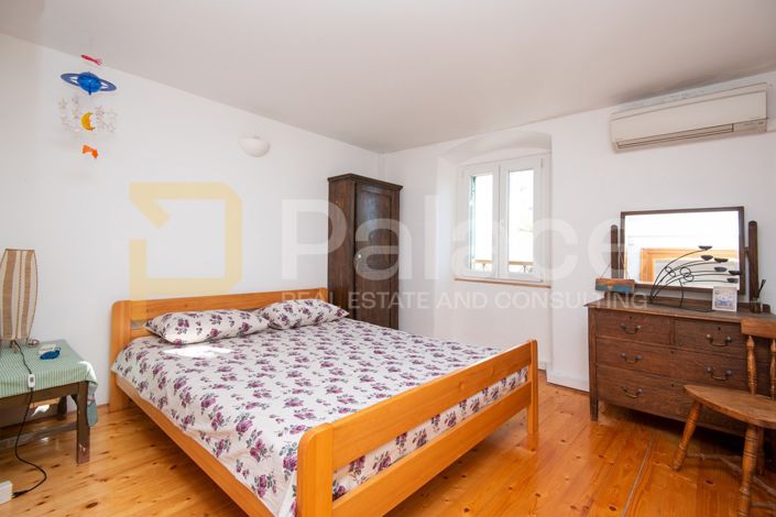 Image No.18-5 Bed House for sale