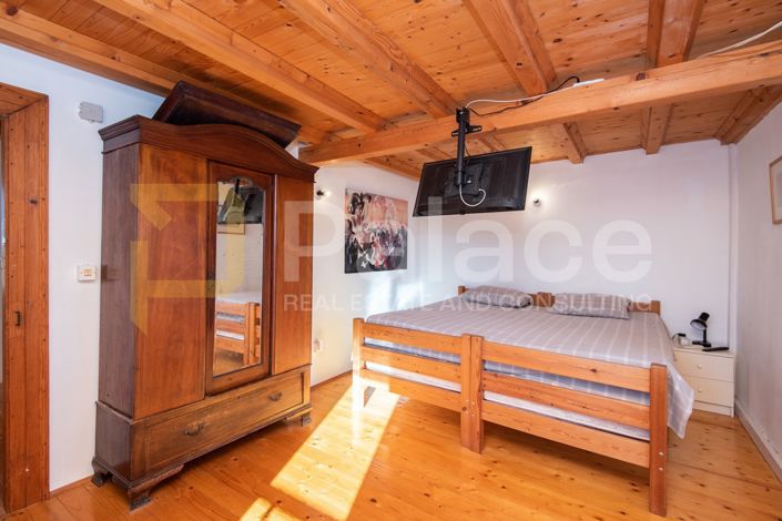Image No.19-5 Bed House for sale