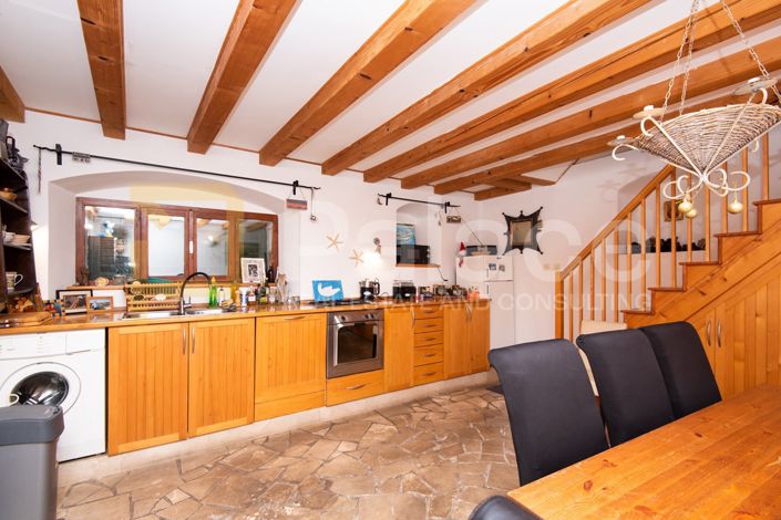 Image No.6-5 Bed House for sale
