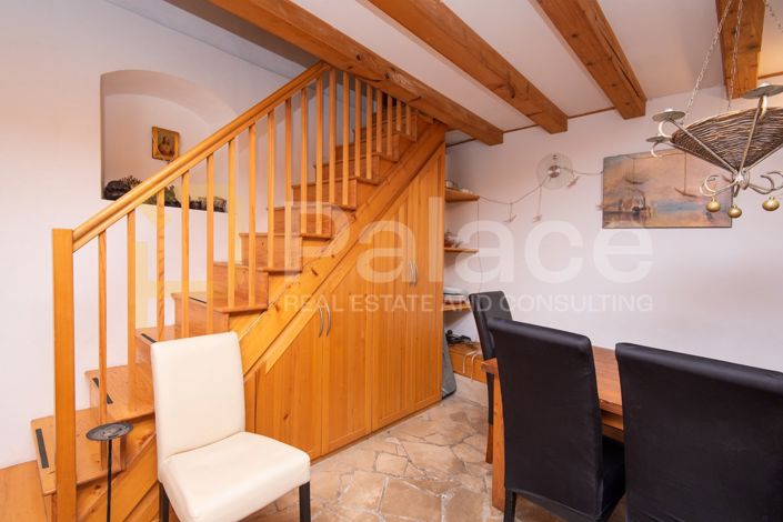 Image No.9-5 Bed House for sale